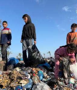 900 ألف طن متري من النفايات في قطاع غزة