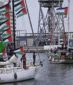 أسطول الصمود" المتجه لغزة