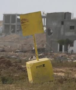 الخط الأصفر.. شريط الموت الذي يعزل سكان غزة عن بيوتهم