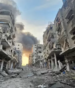 جانب من قصف إسرائيلي سابق على مدينة غزة (أرشيف)