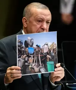 قال الرئيس التركي رجب طيب أردوغان: إن قطاع غزة أصبح "معسكرًا للموت" و"المقبرة الأوسع للأطفال في العالم"