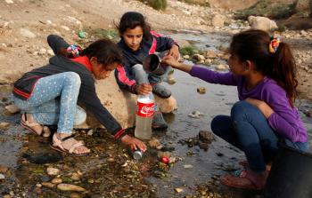 أطفال فلسطينيون من غور الأردن (أ ف ب)