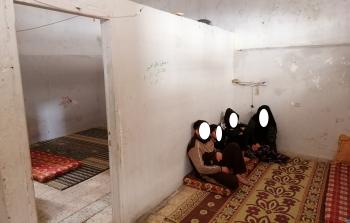 العائلة تعيش في بيت إيجار