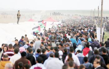 حشود غفيرة من المواطنين يشاركون في مسيرة العودة (تصوير / ياسر فتحي)