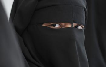 صورة أرشيفية لامرأة منقبة