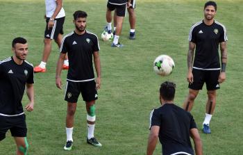 جانب من تدريبات المنتخب المغربي أمس (أ ف ب)