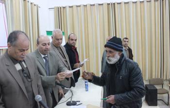  تسليم  التعويضات للمزراعين