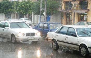 الرياح شمالية غربية الى جنوبية غربية خفيفة 