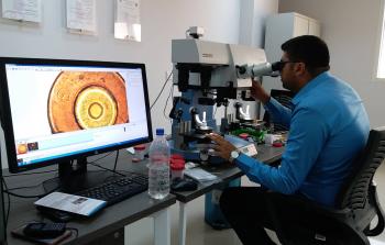 سعر الجهاز الأصلي في حال استيراده من الخارج يصل إلى ألفي دولار أمريكي