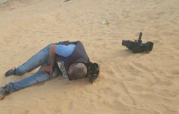 الاحتلال يقنص المصور الصحفي خليل أبو عاذرة في فخذه أثناء تغطيته مسيرة العودة شرق رفح