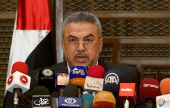 إسماعيل رضوان أثناء المؤتمر الصحفي - الأناضول