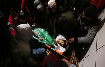 تشييع جثمان الشهيد أبو حلو (الأناضول)