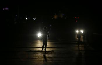 قطاع غزة يعاني من أزمة كهرباء حادة منذ 17 أبريل الحالي (أ ف ب)