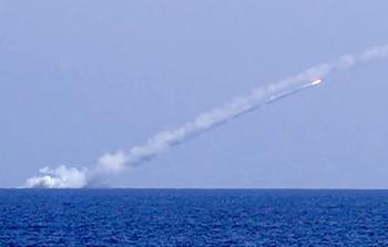 جانب من  إطلاق صواريخ روسية (أ ف ب)