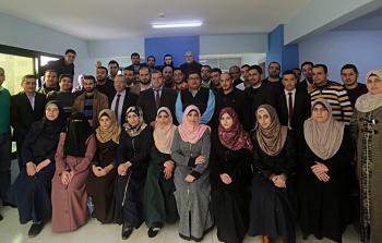 صورة جماعية لموظفي صحيفة فلسطين تصوير / ياسر فتحي