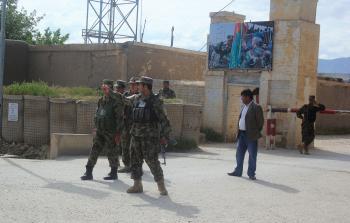 جانب من الهجوم على قاعدة عسكرية في أفغانستان (الأناضول)