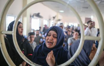 جانب من العمل عبر معبر رفح (الأناضول)