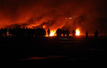 شبان يشاركون في فعاليات الإرباك الليلي  (تصوير ياسر فتحي)