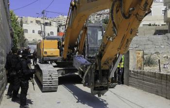 سبب الهدم هو البناء القريب من  أحد المستوطنات