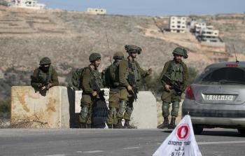 الاحتلال يواصل حصار نابلس (أ ف ب)