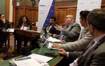 جانب من الندورة التي عقدت في بريطانيا 