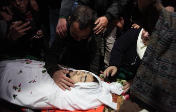 جانب من تشييع الشهيد الفتى تامر أبو الخير (apa)