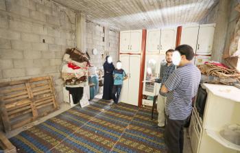 الزميل خضر عبد العال خلال لقاءه مع العائلة