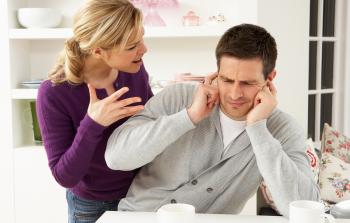 صورة تعبيرية: غيرة نسوان والحامي 