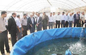 جانب من جولة وزير الزراعة سفيان سلطان في مشاريع الوزارة بغزة 