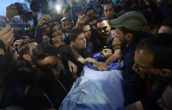 جانب من استقبال جثمان الشهيد أحمد أبو حسين - تصوير / ياسر فتحي