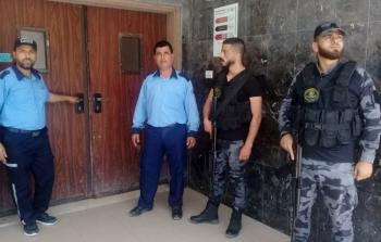 انتشار عناصر الأمن والحماية في مجمع الشفاء