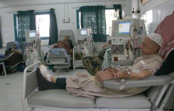 مرضى غزة يعانون ويلات الحصار والاحتلال يهمل مناشداتهم للحصول على العلاج (أرشيف)