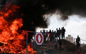 جانب من إتلاف كمية كبيرة من المخدرات بغزة اليوم (الأناضول)