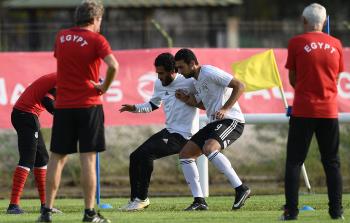 جانب من تدريب لمنتخب مصر في الغابون (أ ف ب)