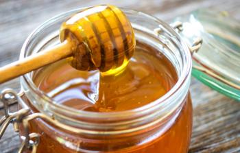 العسل يحتوي على عدد أعلى من السعرات الحرارية