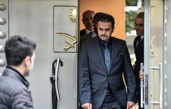 مسؤولون سعوديون يغادرون سفارتهم في اسطنبول (أ ف ب)