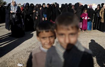 استمرار نزوح المواطنين جراء المعارك في الموصل (أ ف ب)