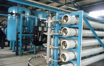 صورة أرشيفية لمحطة تحلية مياه البحر على ساحل دير البلح