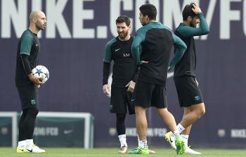 جانب من تدريبات برشلونة (أ ف ب) 