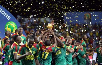 لاعبو الكاميرون يحتفلون بفوزهم بنهائي كأس الأمم الإفريقية - الأناضول