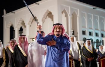 العاهل السعودي  الملك سلمان بن عبدالعزيز أثناء زيارته البحرين - (أ ف ب)