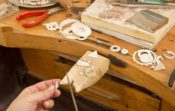 من ورشات الصاغة في إسطنبول، البازار (الأناضول)