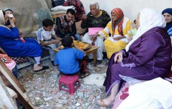 الأسرة الممتدة تقوم على عدة وحدات أسرية تجمعها الإقامة المشتركة، و