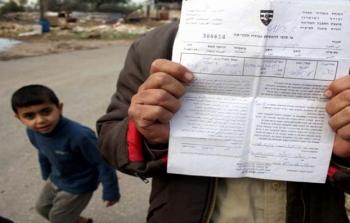 الاخطارات تأتي في اطار تهجير السكان وفرض أمر واقع في تلك المنطقة