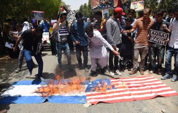 تظاهرة باكستانية لدعم الفلسطينيين (أ ف ب)