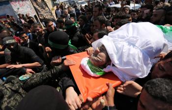 جانب من تشييع جثمان الشهيد مازن فقها (تصوير ياسر فتحي)