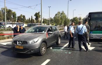 صورة أرشيفية لإطلاق الاحتلال النار على مركبة فلسطينية