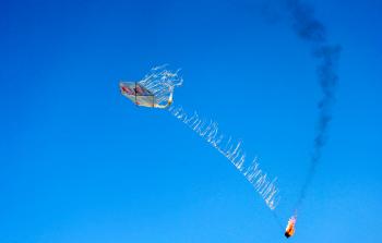  طائرة ورقية مشتعلة - (أ ف ب)