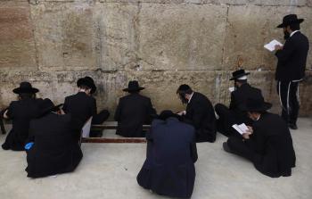 مستوطنون يقتحمون الأقصى (أ ف ب)