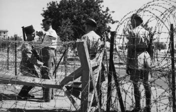 ضباط بريطانيون في القدس قبيل اعتماد الأمم المتحدة لقرار التقسيم (أ ف ب)
